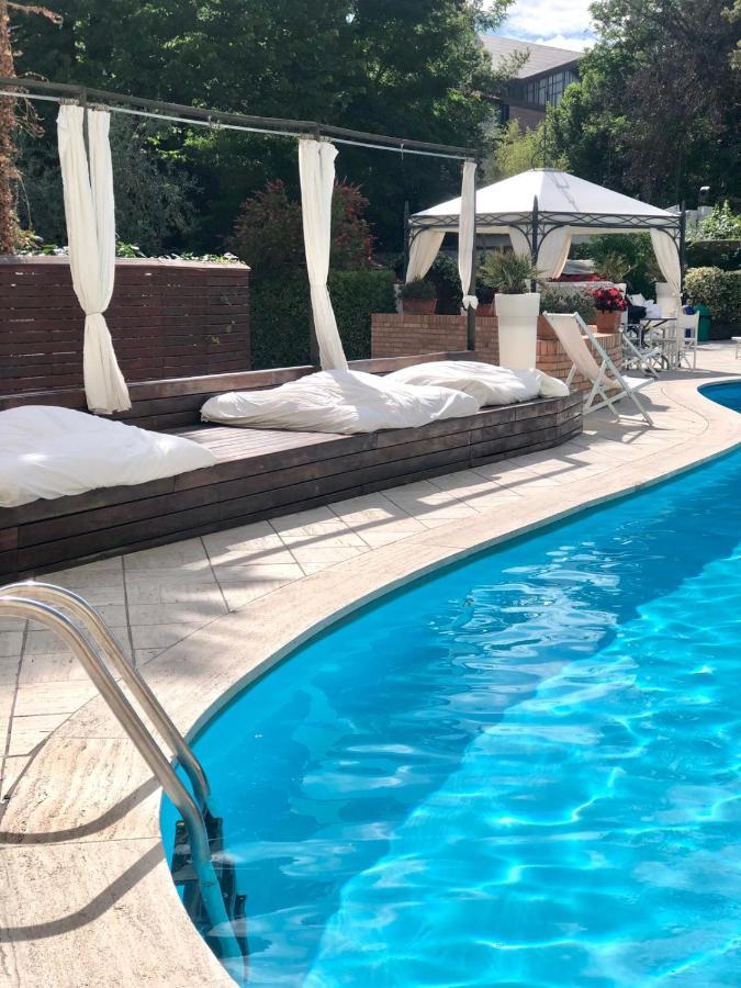 Villa Adriatica Ambienthotels Rimini Extérieur photo