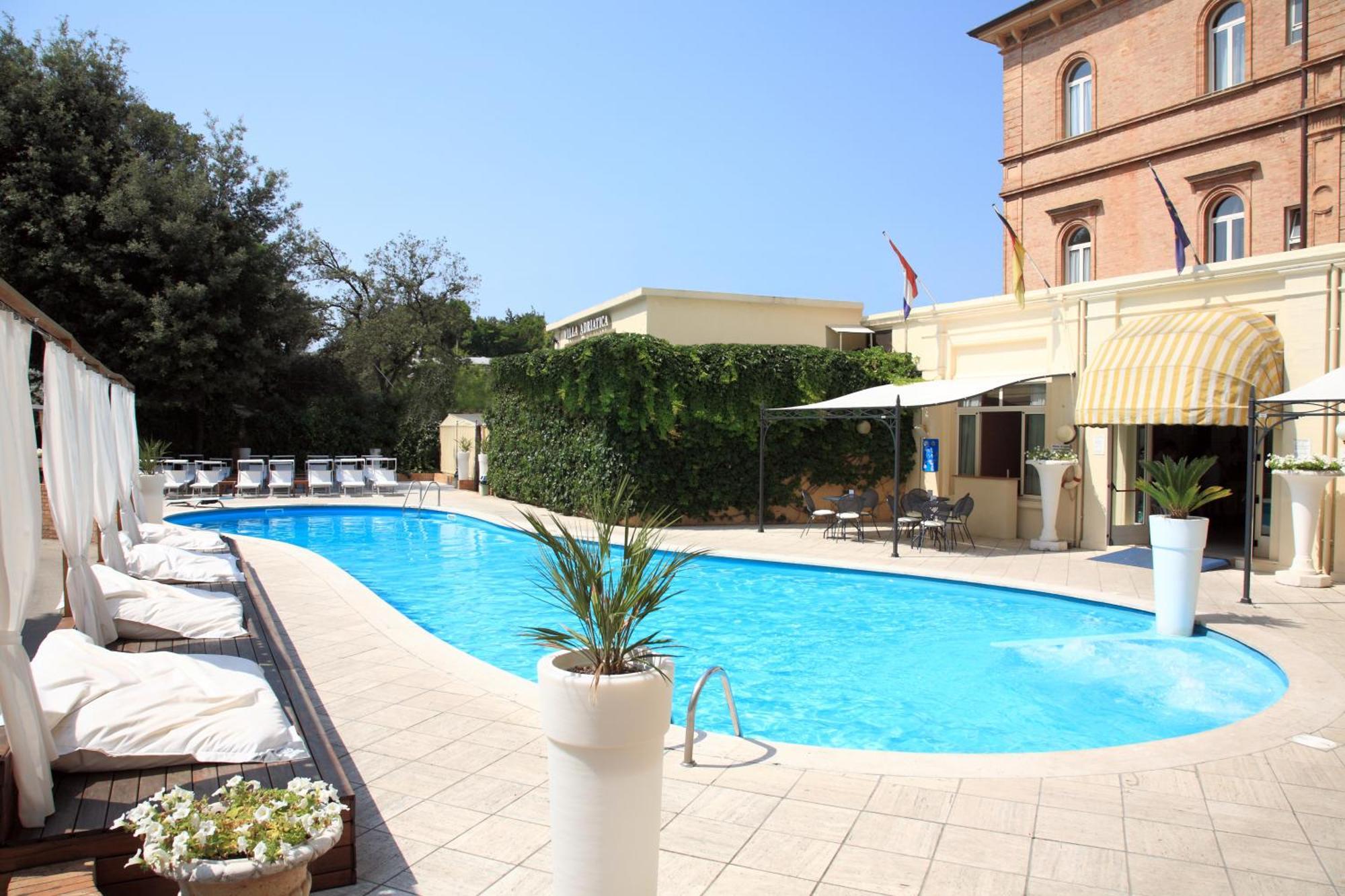 Villa Adriatica Ambienthotels Rimini Extérieur photo