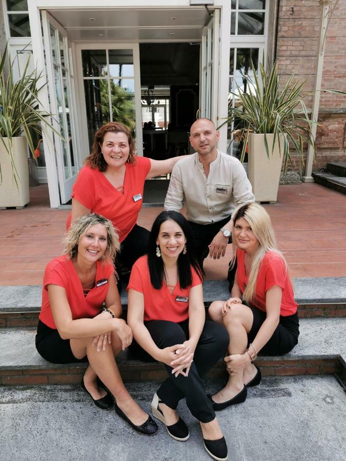 Villa Adriatica Ambienthotels Rimini Extérieur photo